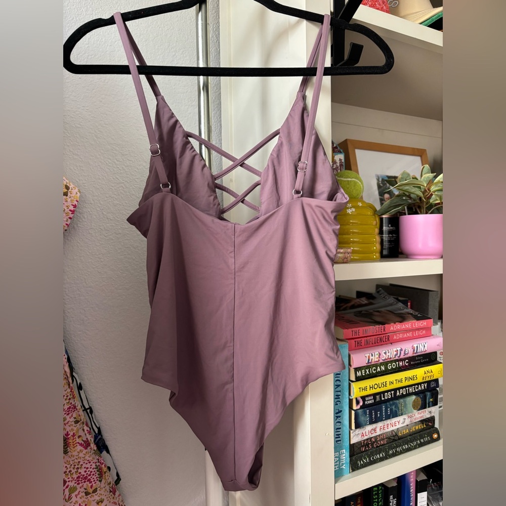 Dippin’ Daisy’s Bliss One Piece Swimsuit in mauve - Picture 6 of 10